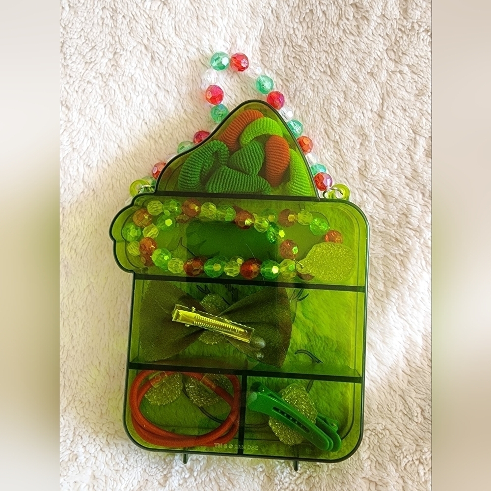 NWT Dr Seuss The Grinch hair claw clip & scrunchie set limited Christmas edition - Picture 3 of 3